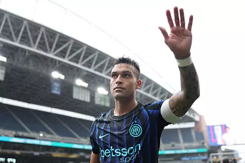 لاوتارو مارتينيز: رأيت أشياء لم تعجبني.. ومن لا يريد البقاء فعليه الرحيل